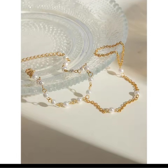 Anthropologie 18K Gold Stainless Steel Waterproof Pearl Finger Bracelet - Picture 4 of 7